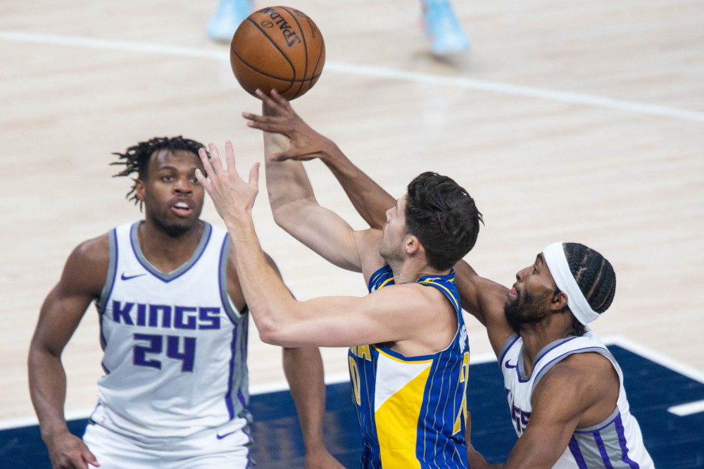 国王翻盘步行者,布拉德利送出助攻 国王翻盘步行者,布拉德利送出助攻