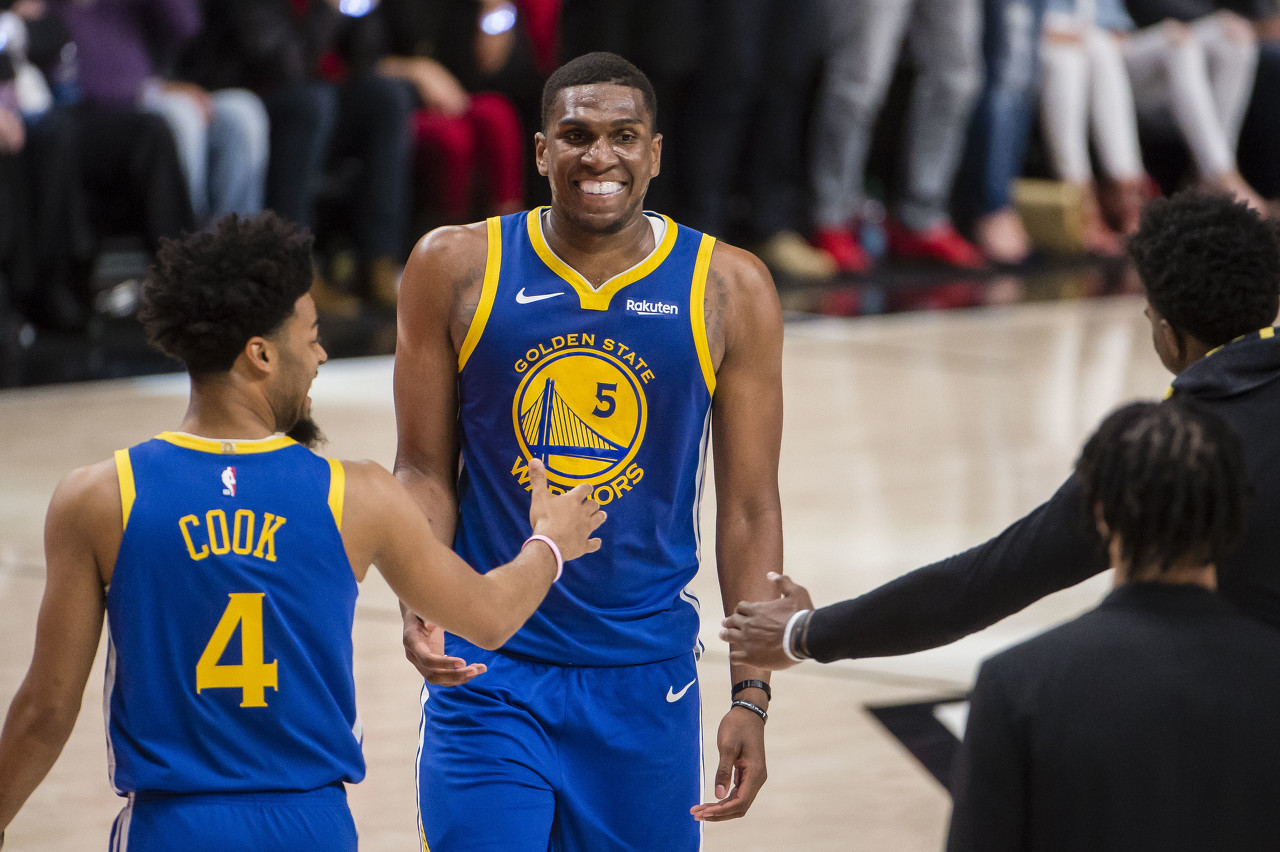 包含尼日利亚男篮轻取鹈鹕，克莱一己之力扛起全队的词条