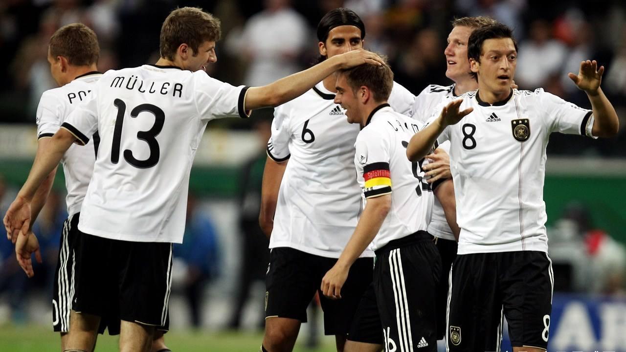 德国队翻盘韩国队,黄鸭组合带队取胜 德国队翻盘韩国队,黄鸭组合带队取胜