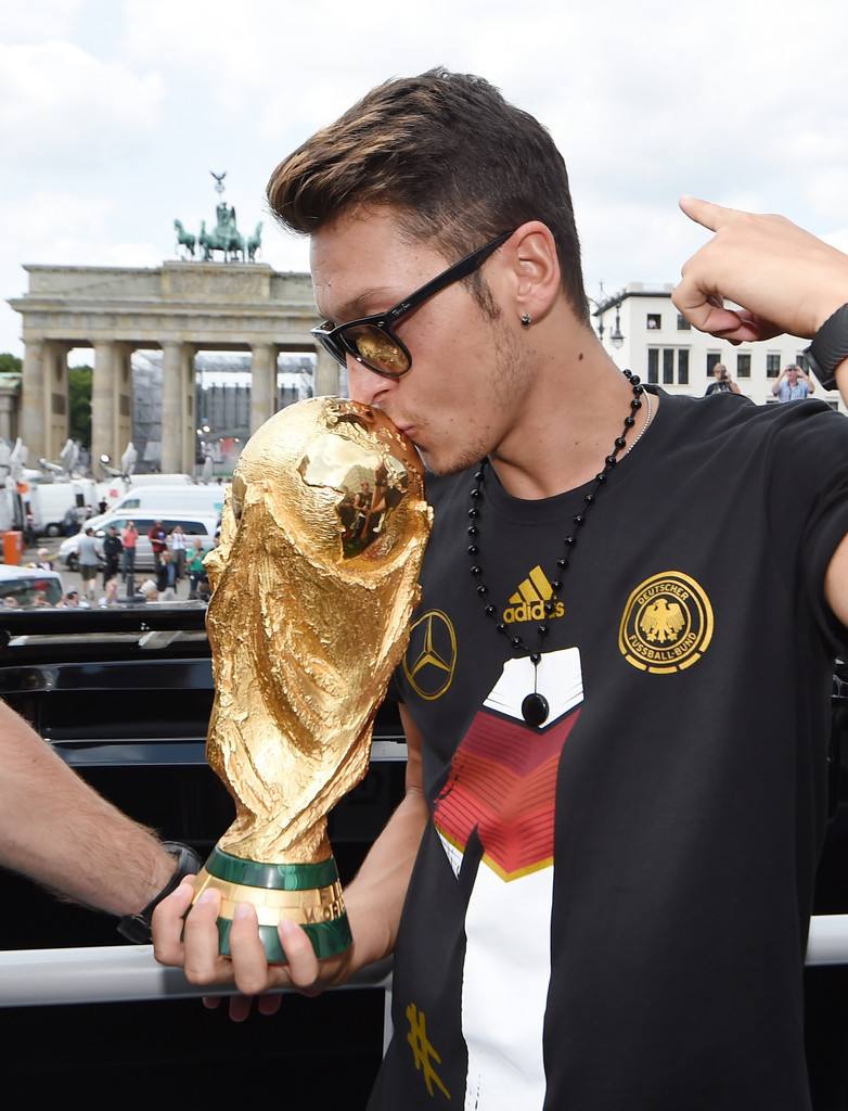 德国队翻盘韩国队,黄鸭组合带队取胜 德国队翻盘韩国队,黄鸭组合带队取胜