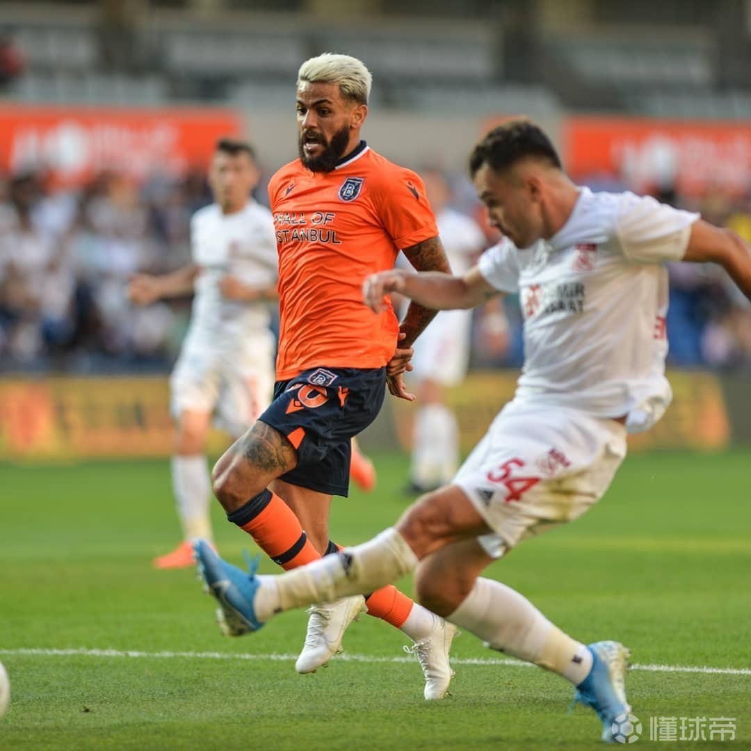 关于青岛黄海连胜未来可期，积分榜稳步上升的信息