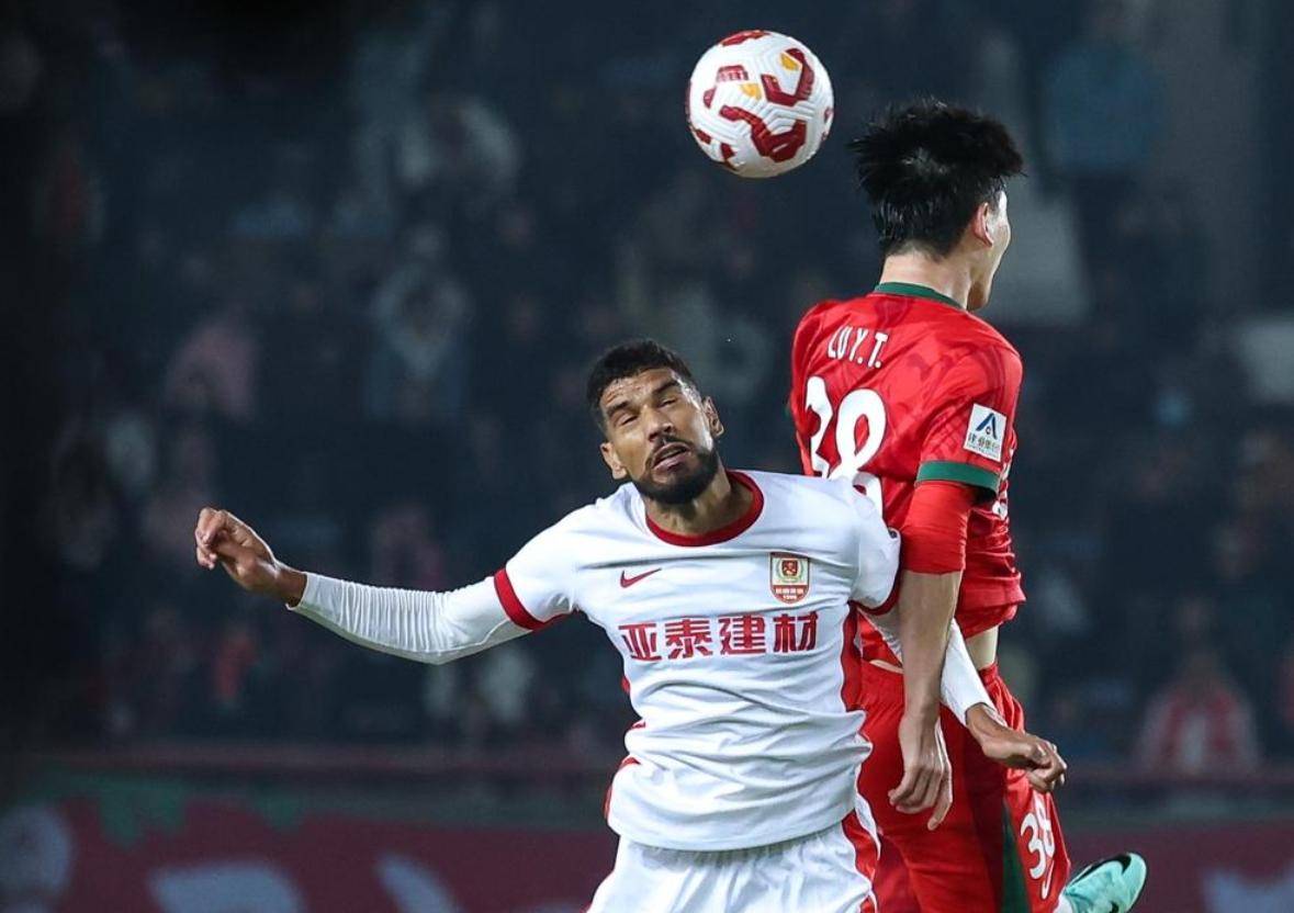 富力外援连场破门，展现出色射手本质