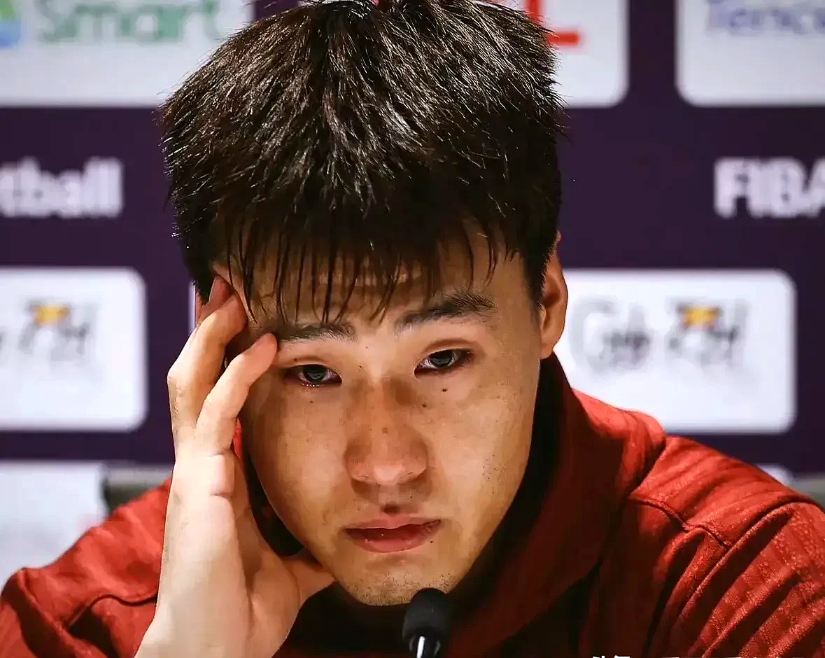 关于紧张比赛背后的故事：球员克服困难带给球队的无限可能的信息