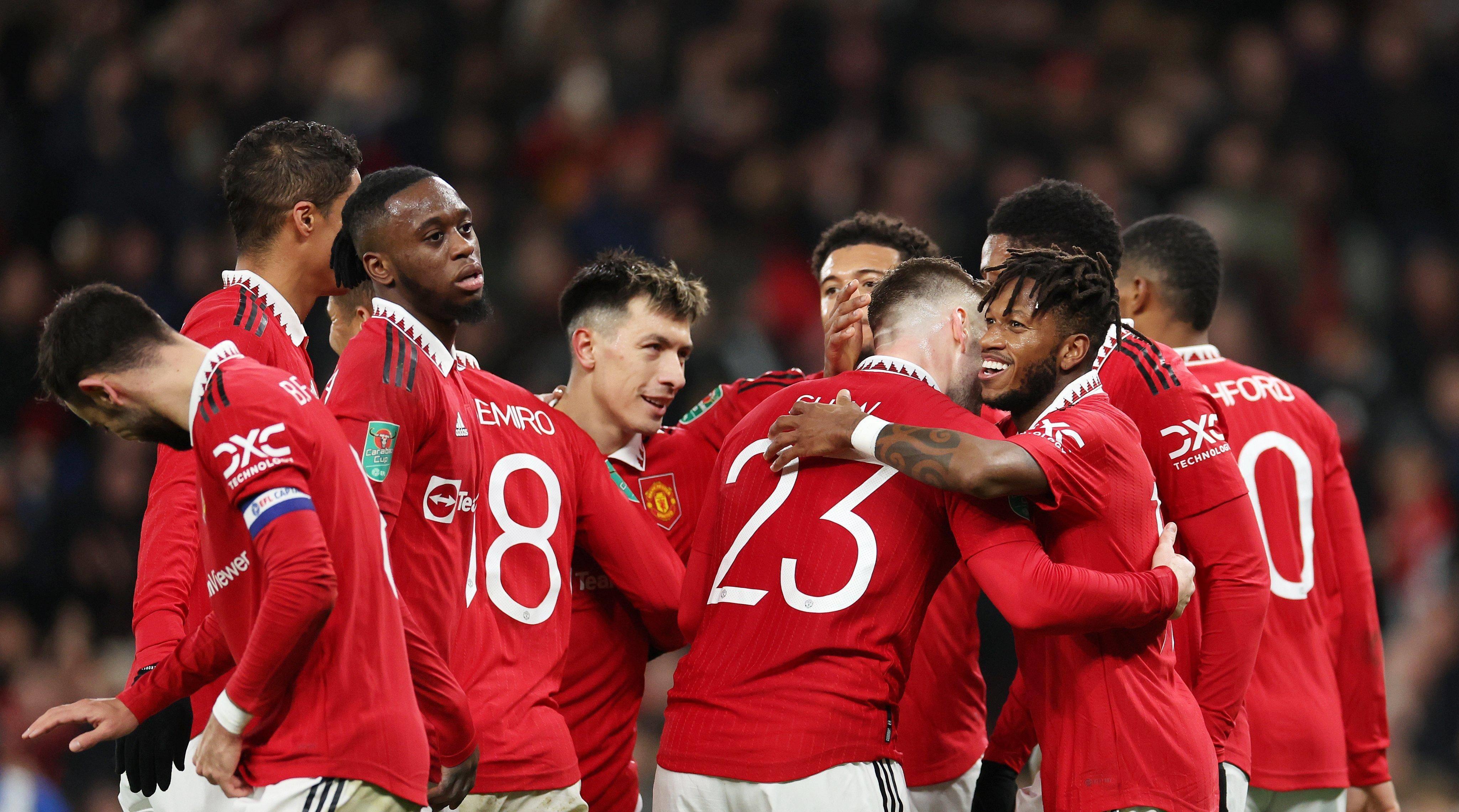 两支国际强队将在足球场上展开对决 两支国际强队将在足球场上展开对决