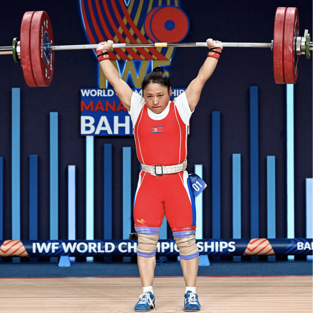 墨西哥选手在举重比赛中斩获金牌