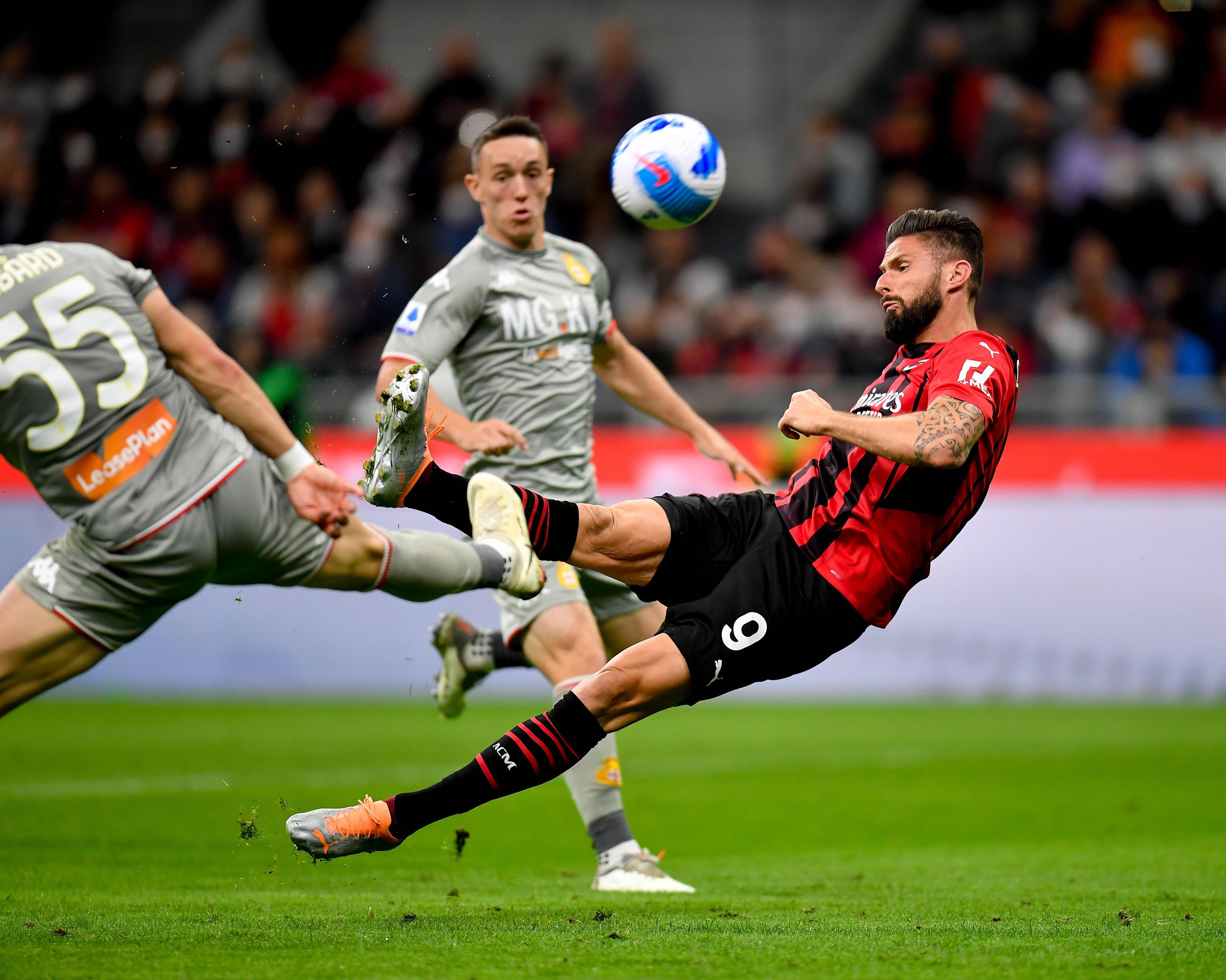 包含AC米兰主帅发布战术调整，全队备战的词条