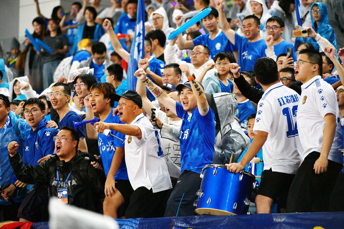 临场发挥:球员们的临场表现 临场发挥:球员们的临场表现