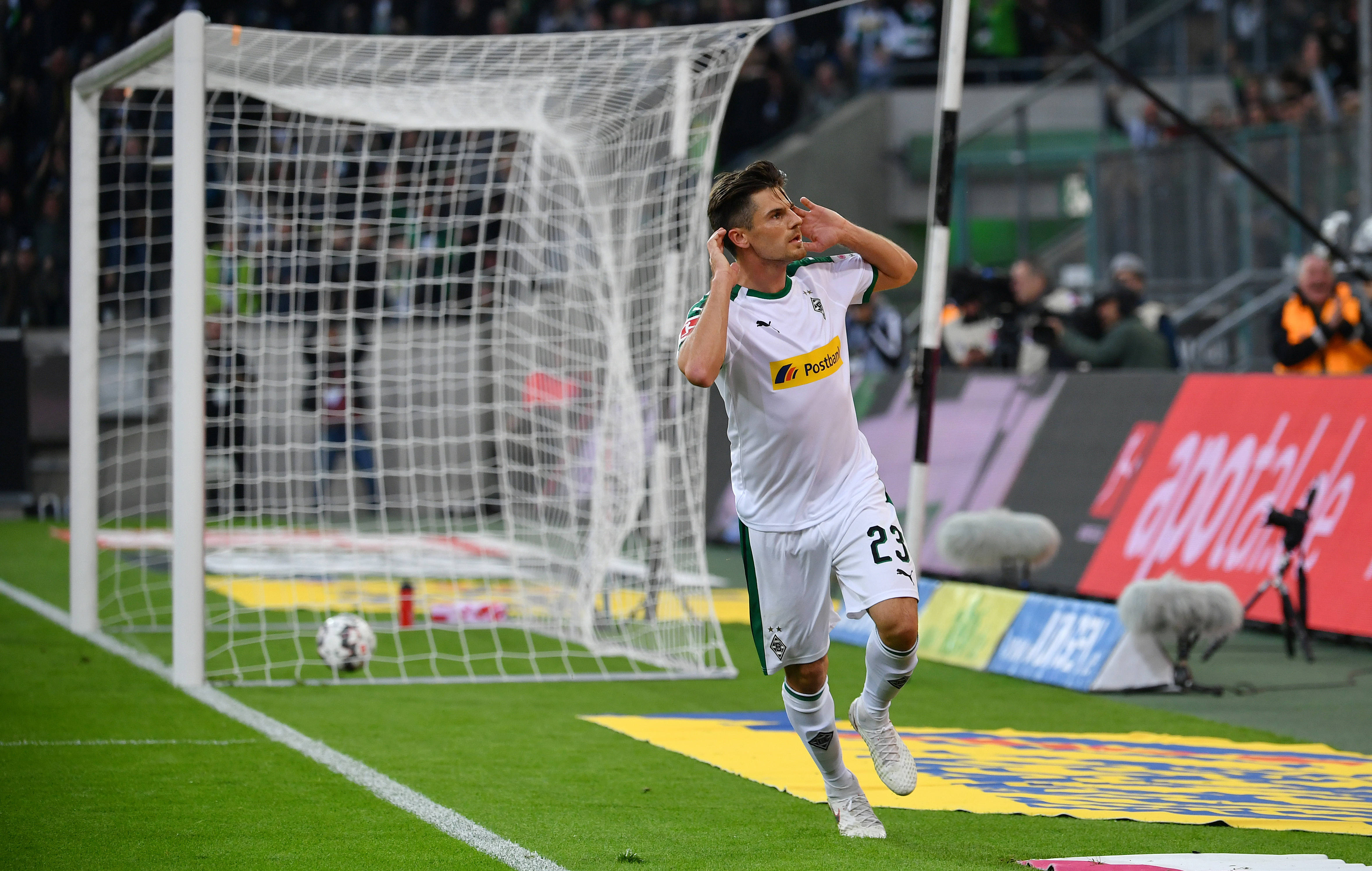 门兴格拉德巴赫客场惨遭击败,需要调整战术的简单介绍 门兴格拉德巴赫客场惨遭击败,需要调整战术的简单介绍