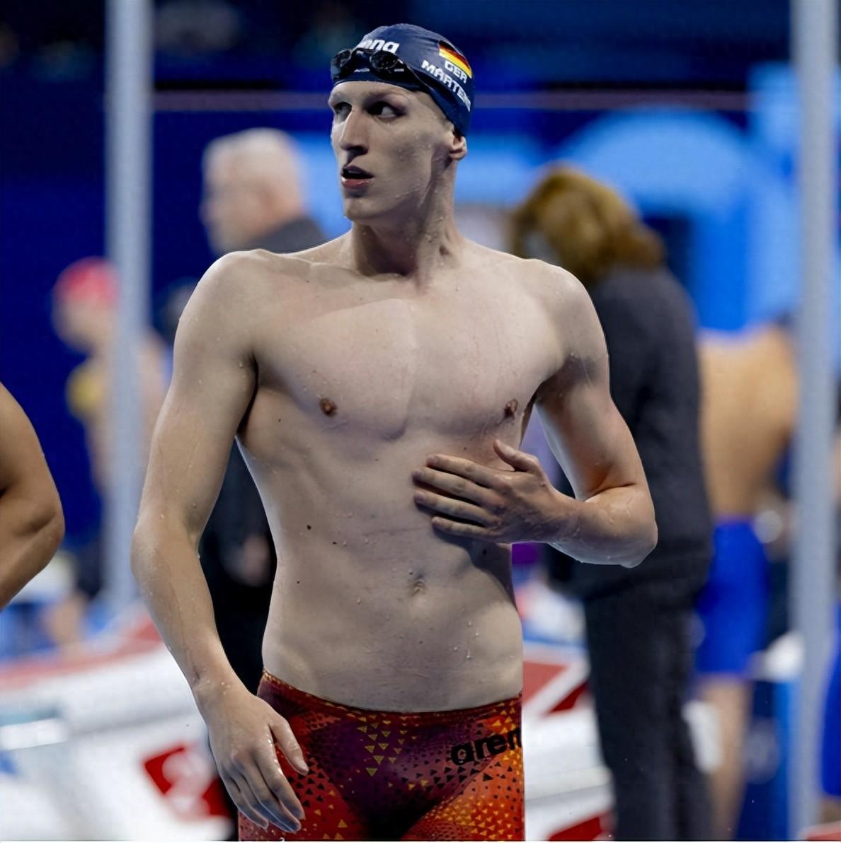 泰国游泳健将力挫群雄，轻松夺冠