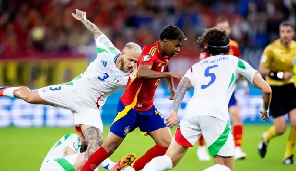 关于意大利队全面压制对手，大比分获胜的信息