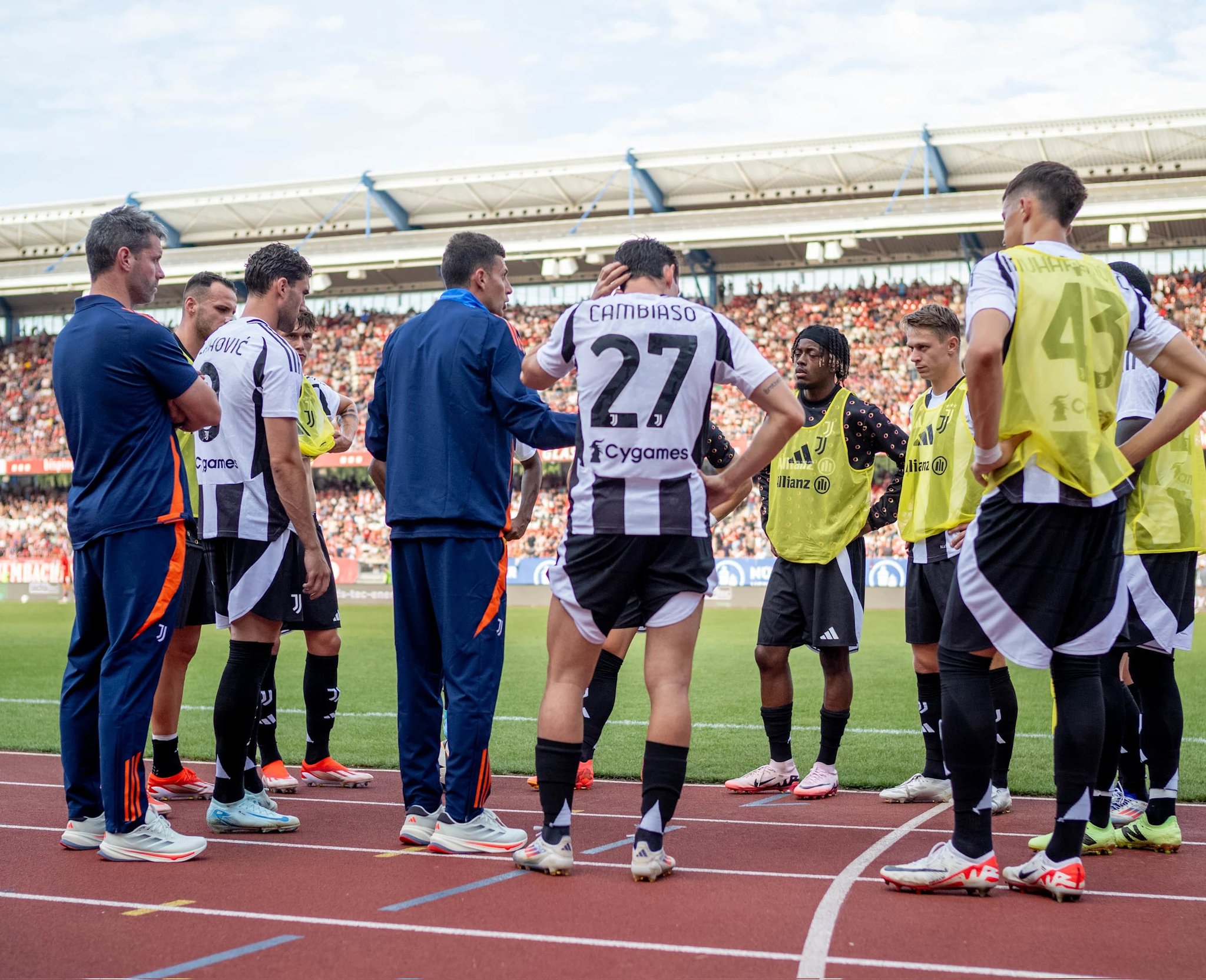 球队热身赛取胜，备战下一场关键对决