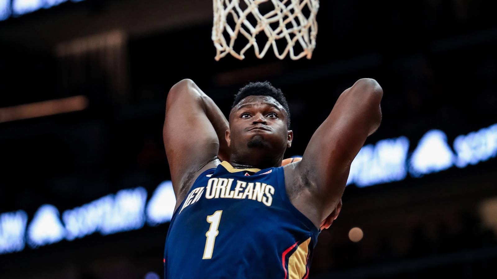 爵士逆转步行者，锡安刷新纪录的简单介绍