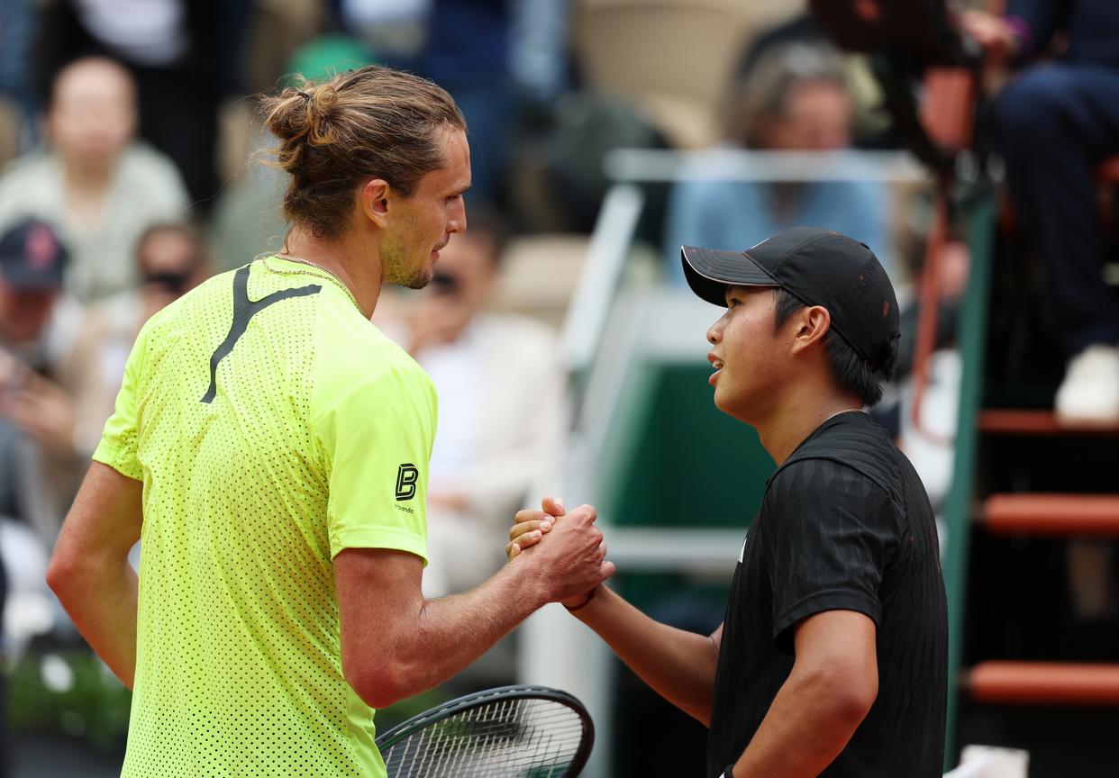 美国网球队碾压法国网球队，兹维列夫送出助攻的简单介绍