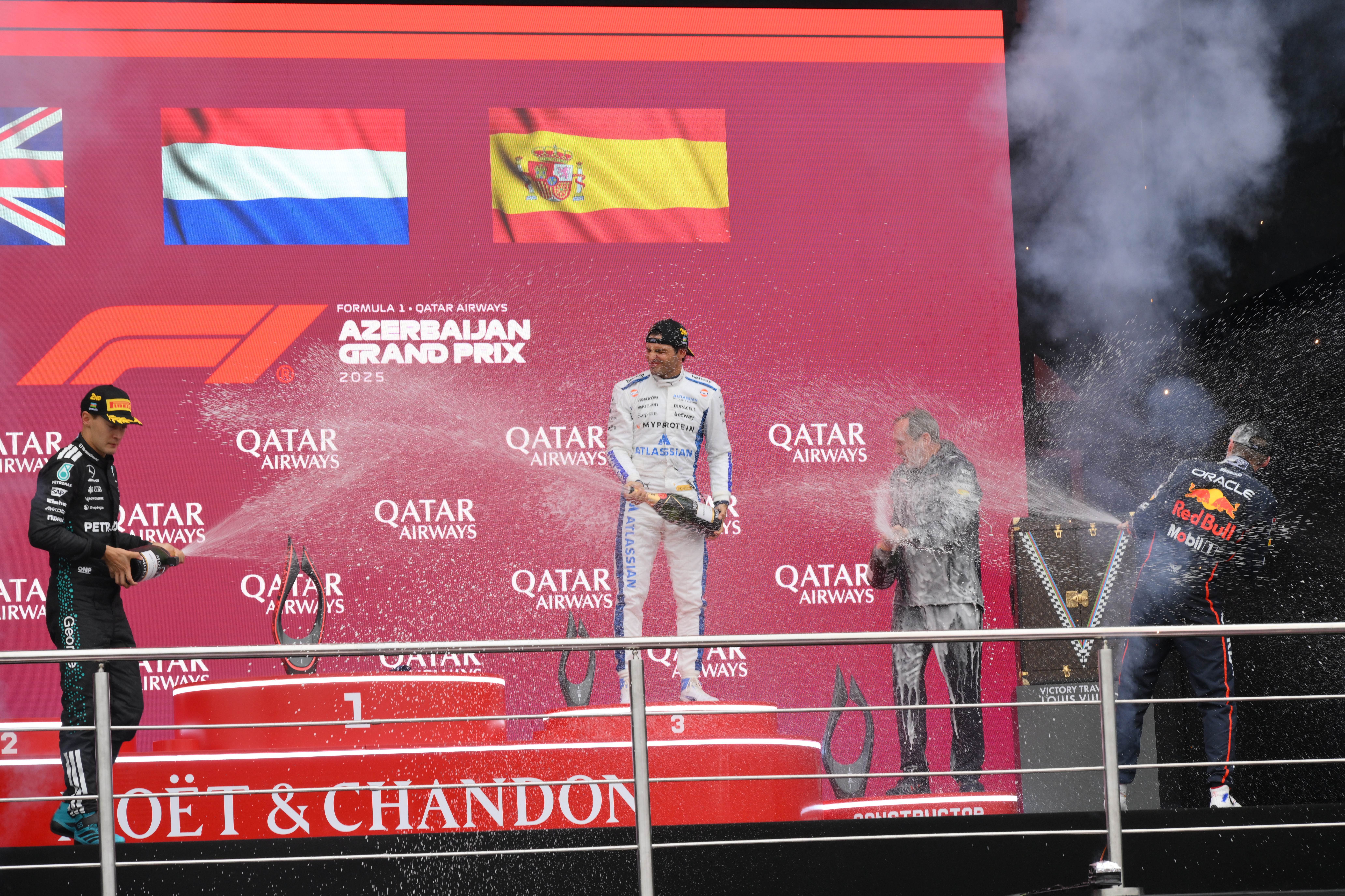 梅赛德斯力克红牛车队，维斯塔潘点燃赛场的简单介绍