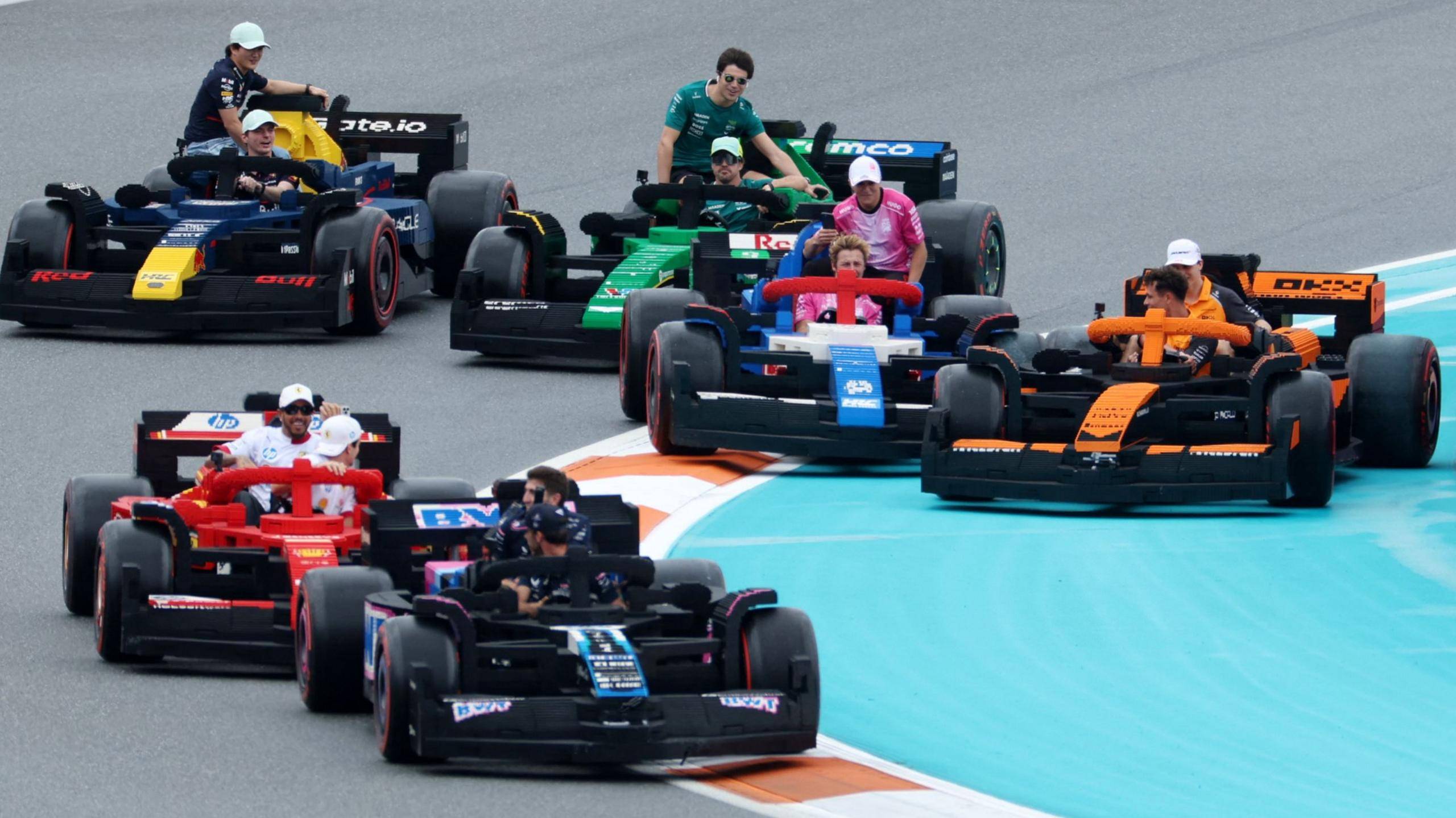 迈凯伦完胜红牛车队，皮亚斯特里惊艳四座的简单介绍