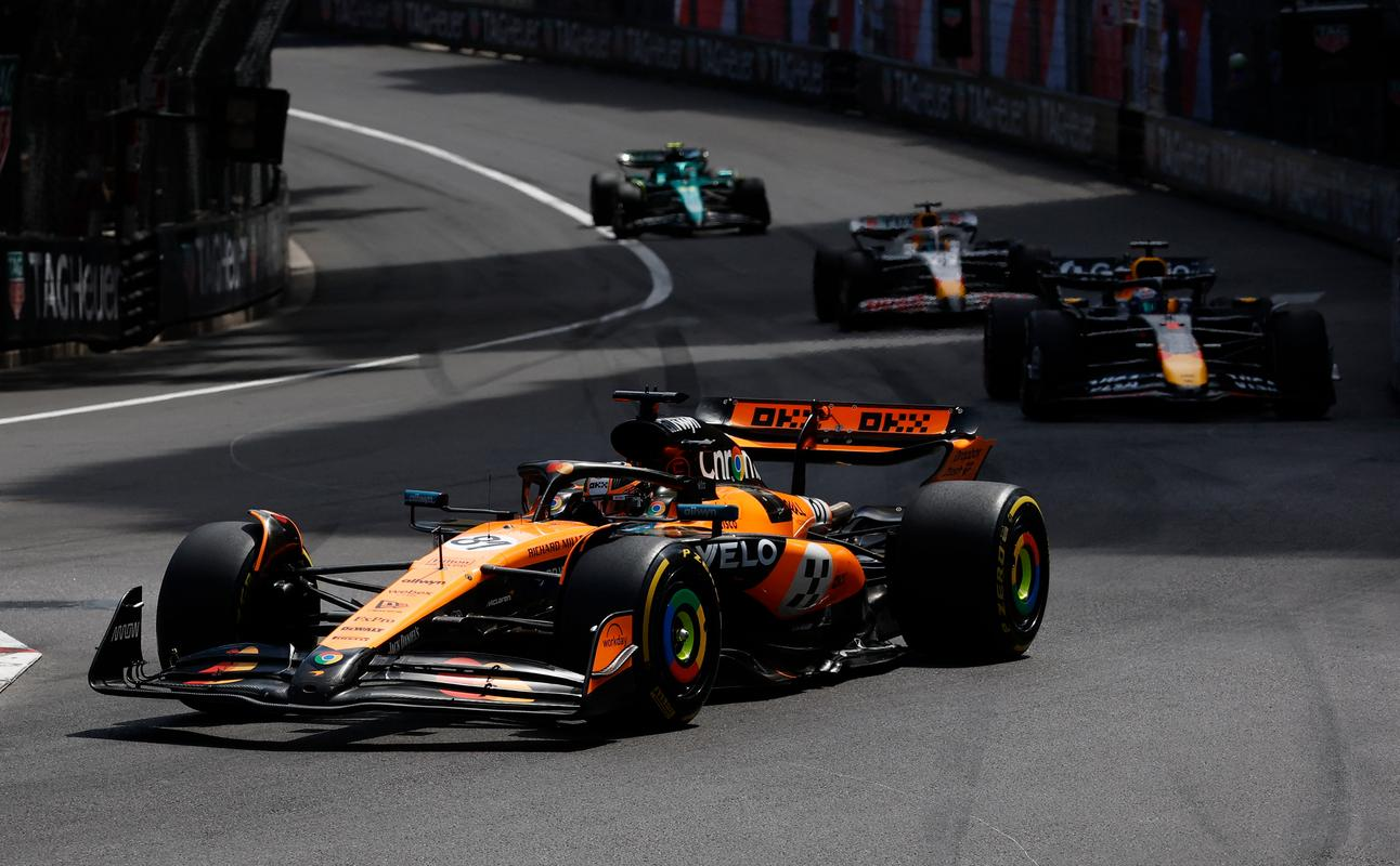 包含红牛二队绝杀哈斯车队,佩雷兹关键制胜的词条 包含红牛二队绝杀哈斯车队,佩雷兹关键制胜的词条