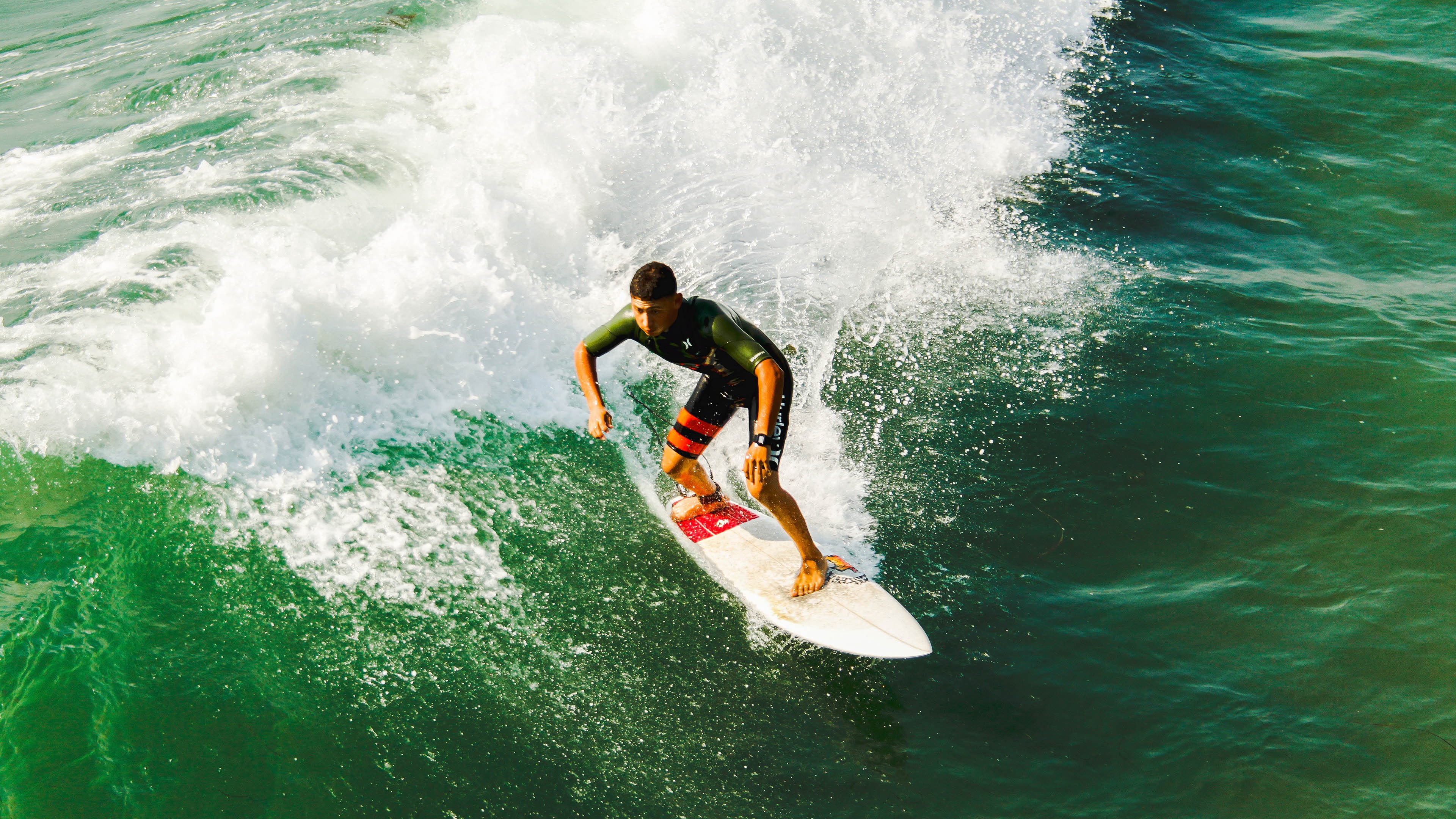东决关键战焦点战，塞维利亚全面压制玻利维亚的战术启示